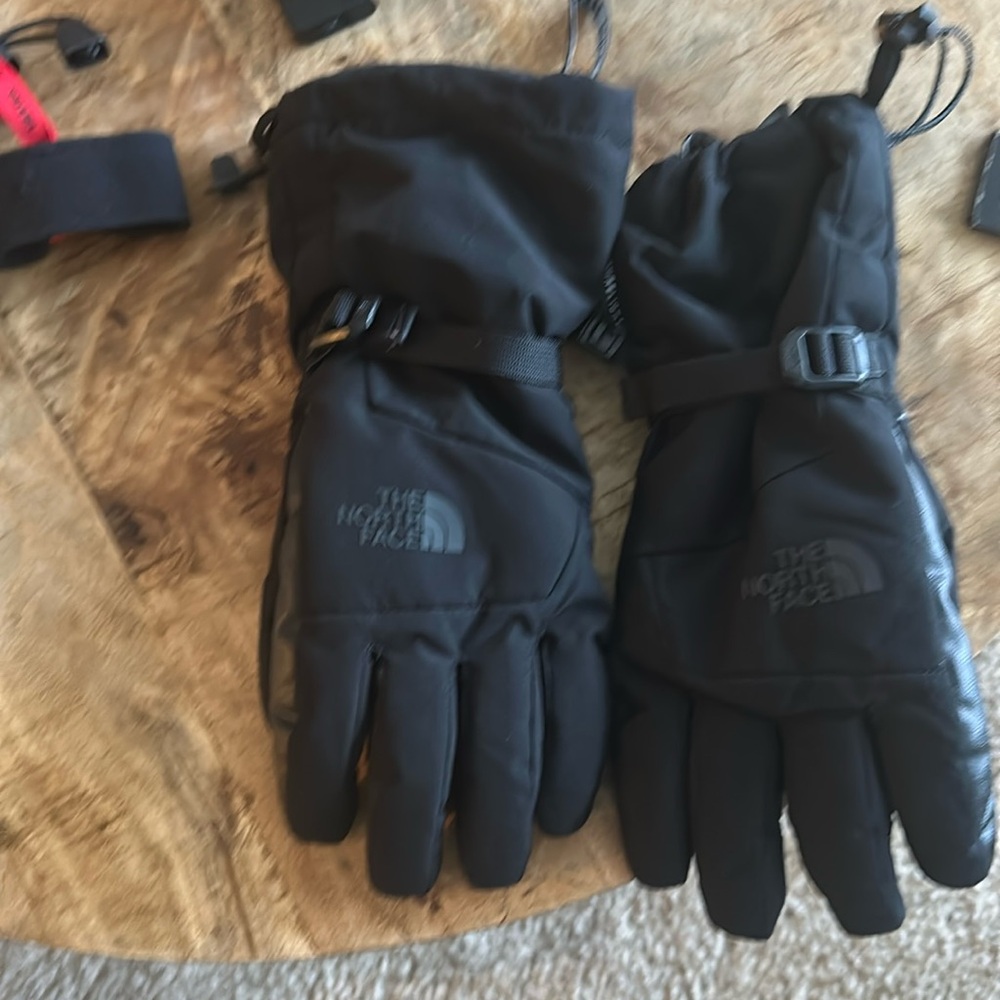 North Face Montana Gloves - worn 4 times